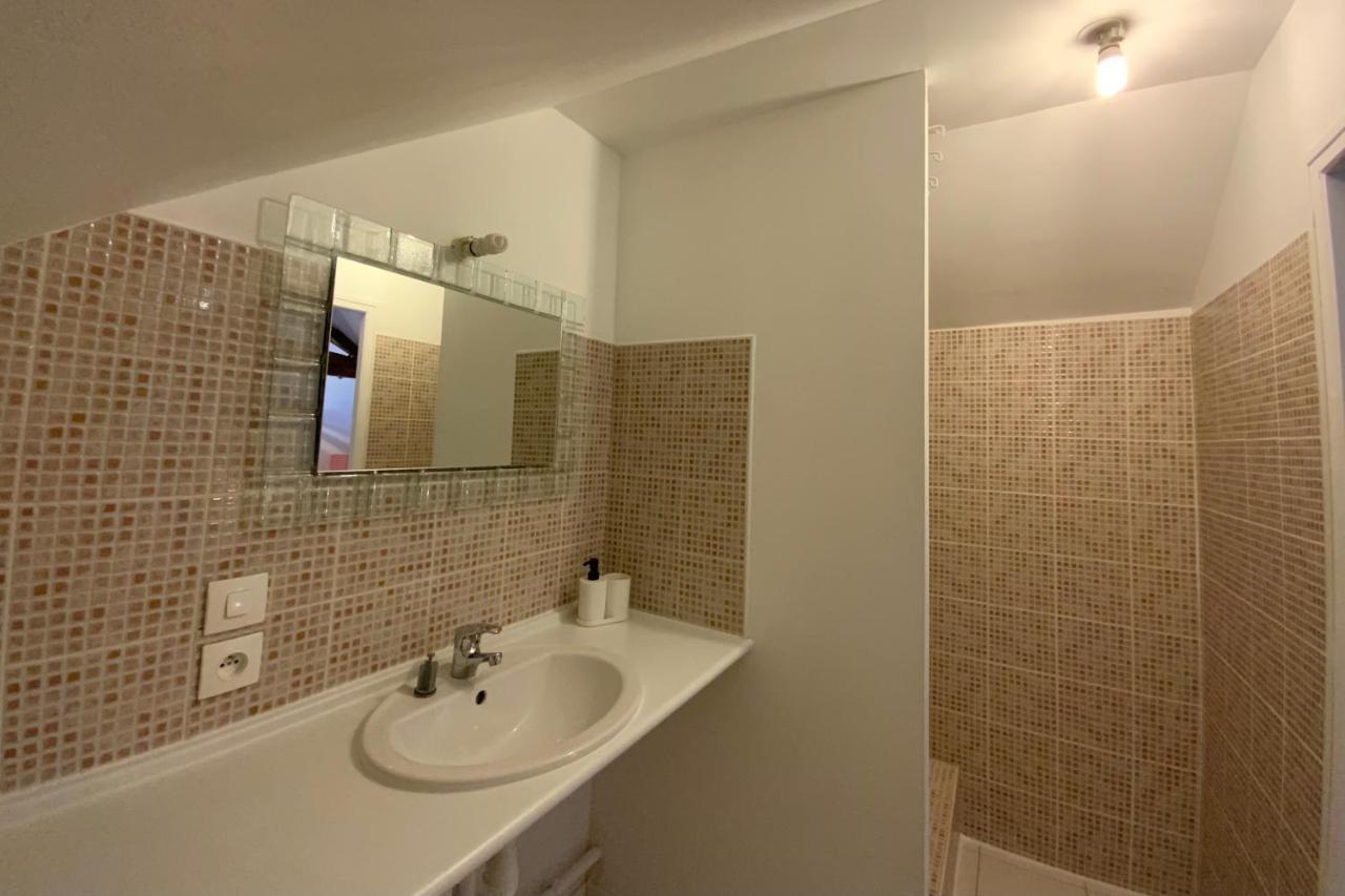 La Vue Loire Appartement Saint-Denis-de lʼHôtel Exterior foto
